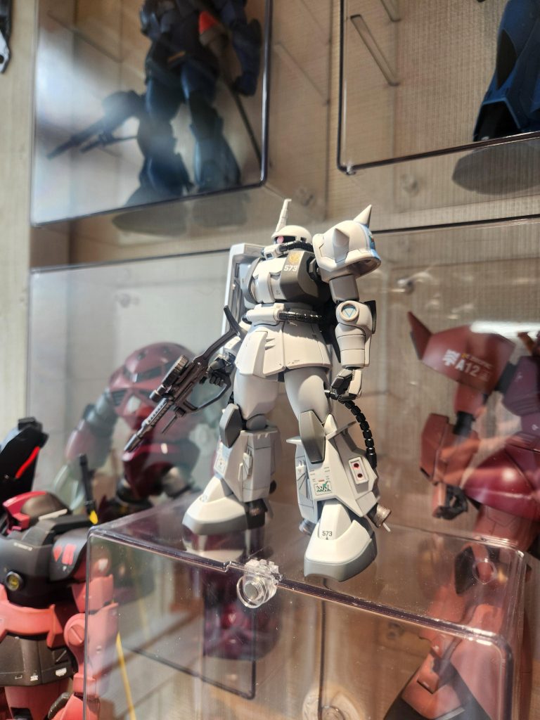 やはり白い機体も凄く目立ちますね。でもそれも格好良い要素に感じてしまいます。