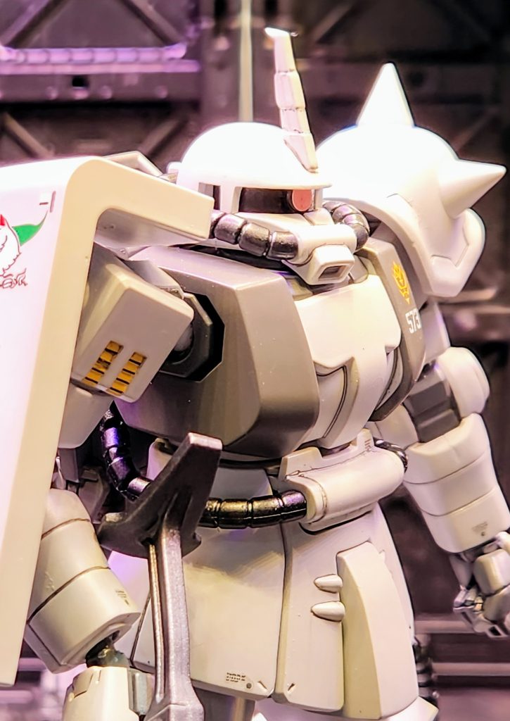 細かい塗りわけはマーカーのインクを出して、細筆で塗りましたが塗り易かったです。