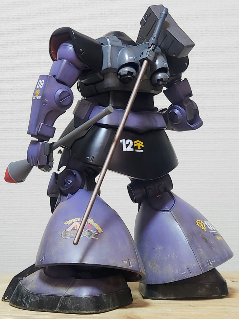 ヒート剣は発熱前は鈍い鉄色に見える様に塗装しました。少しだけリアルタイプ寄りに考えて制作していて、発熱前にイエローは違うかと思いました。