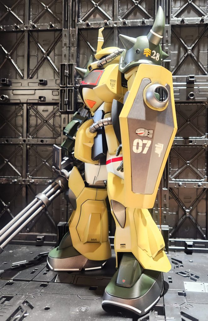 もっと色々出来そうな可能性があるテーマで、こんな素晴らしい事を考える方々は尊敬です。前回制作のMGドムが中尉だったので、今回は大尉搭乗機としました。