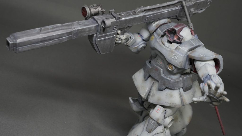 リック・ドムとしても組めるキットのため、ビームバズーカも付属!この大きさよ!飾る時はビームバズーカを持たせて飾ろう!