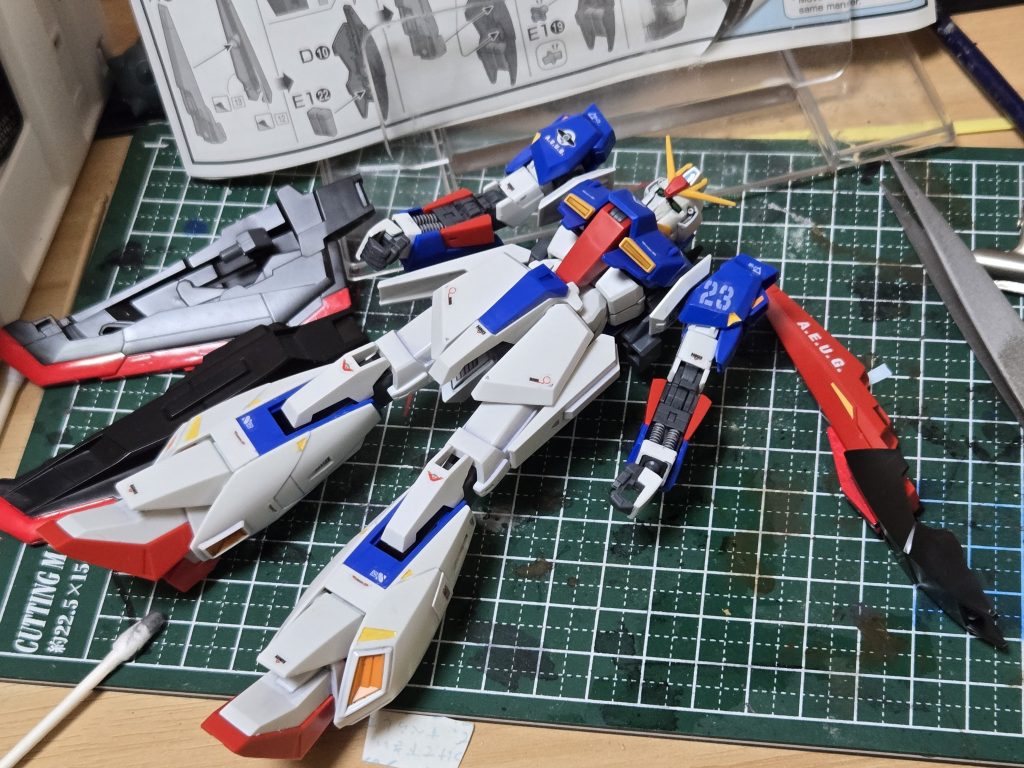 エウーゴマークは水転写デカール、後はいつもの百均シール貼り