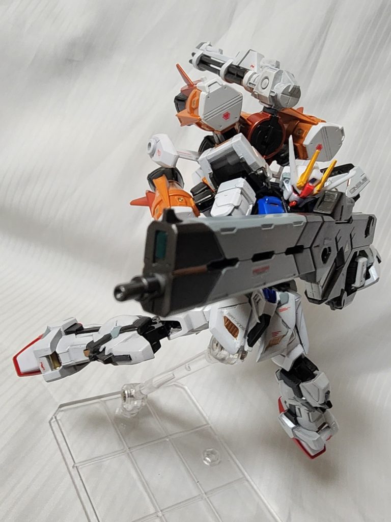 メビウス・ゼロのレールガンにあたるような大型のライフル こんなのデカければデカいほどいいですからね