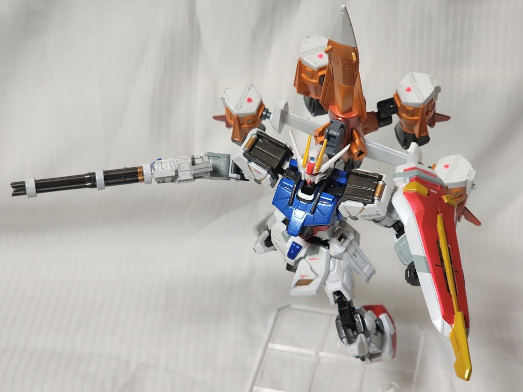 メタルビルドオリジナルの合体形態も再現出来ます。