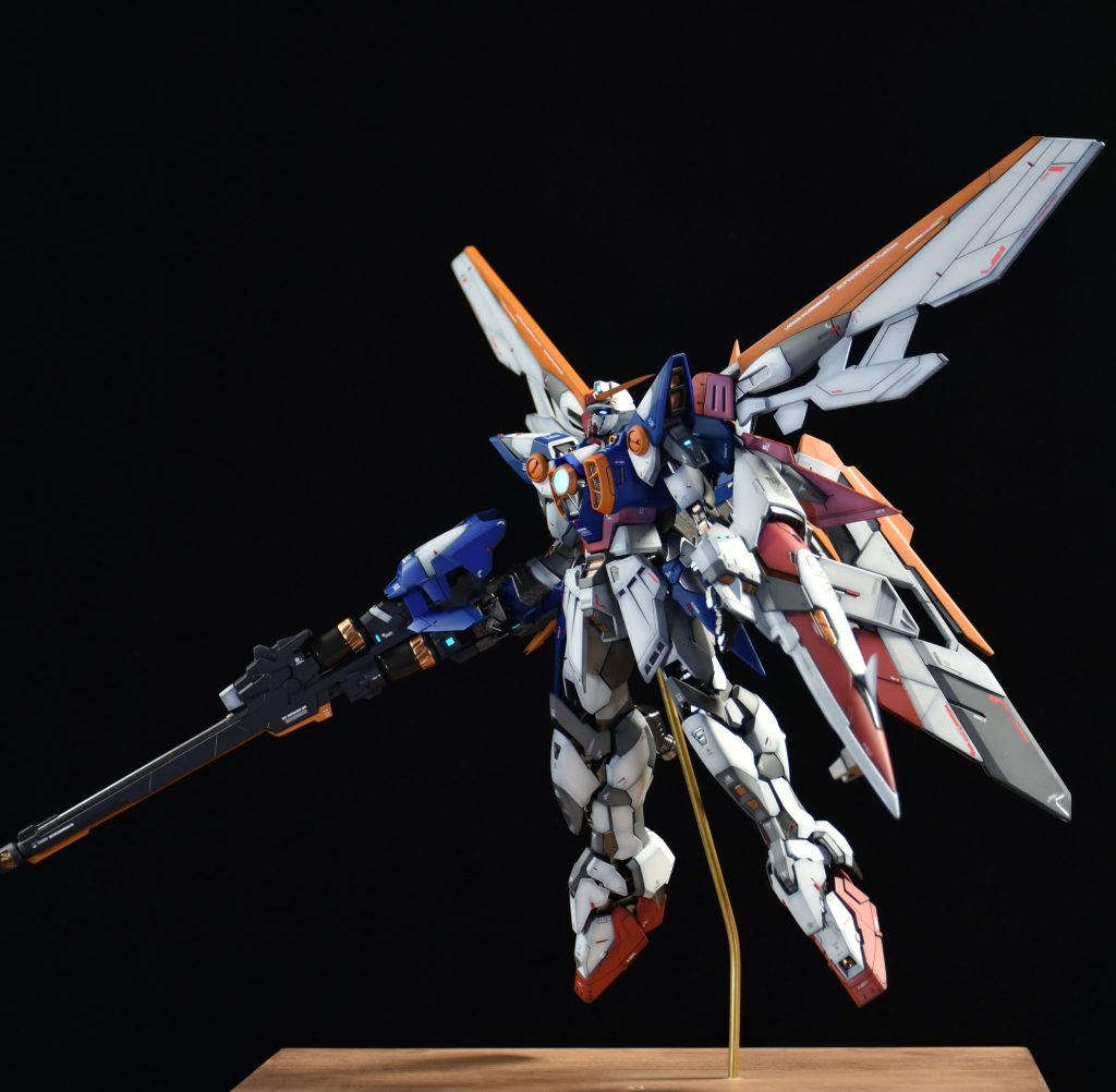 定番ポーズ？デスサイズからルーセット装備を拝借して、翼を4枚羽にしてます