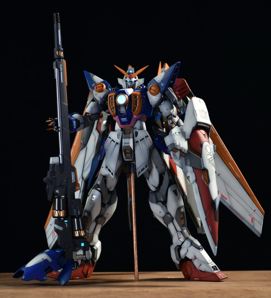 スマートを維持しつつ、マッシブな要素も加えてみました。要所要所に仕込んだ蛍光塗料のグリーンがいい味だしてます✨