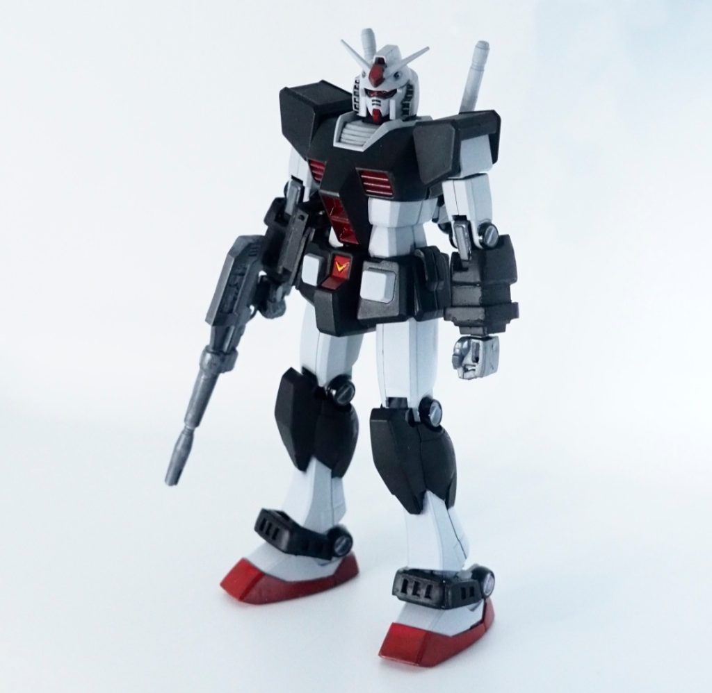 改造点は腕部と脚部と腰部です。プロトタイプのカラーは悩みましたが、グレーに寄せたホワイトにして今回は塗ってみました!