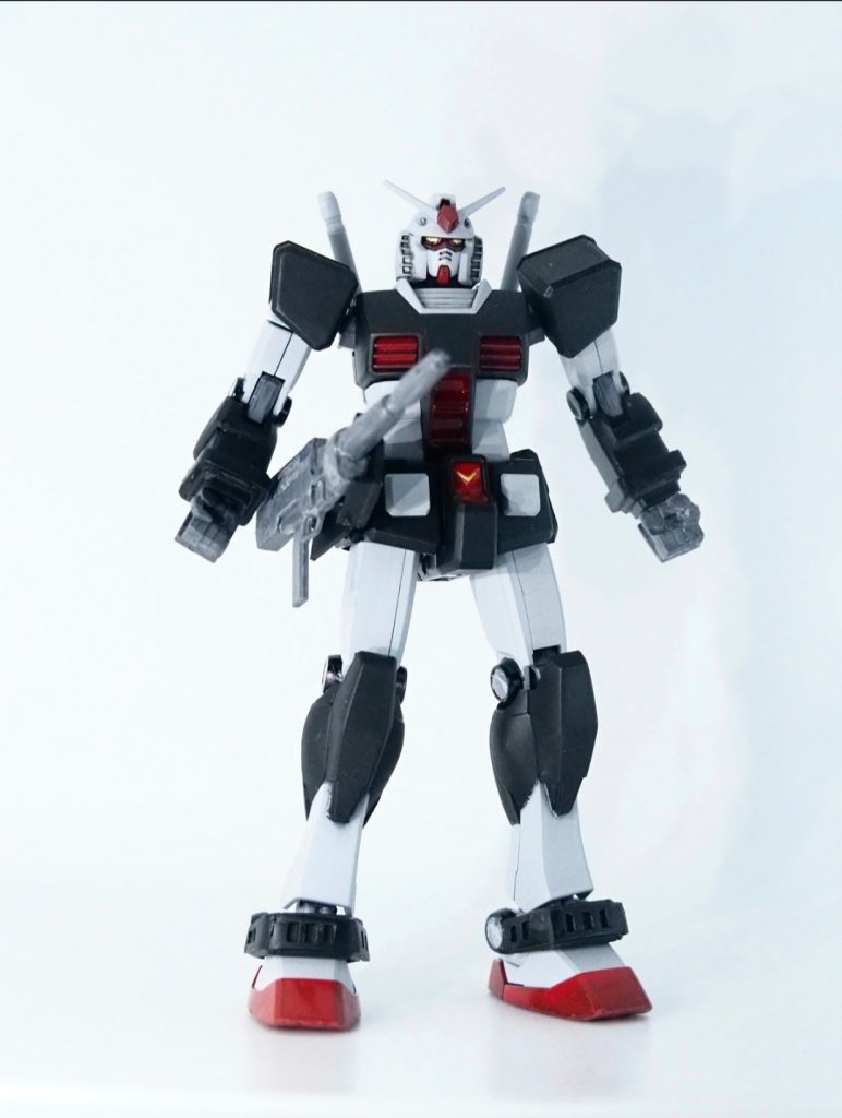 一応プラ板でそれっぽいホルスターも作成しました。保持力はありませんが意外とそれっぽい...?