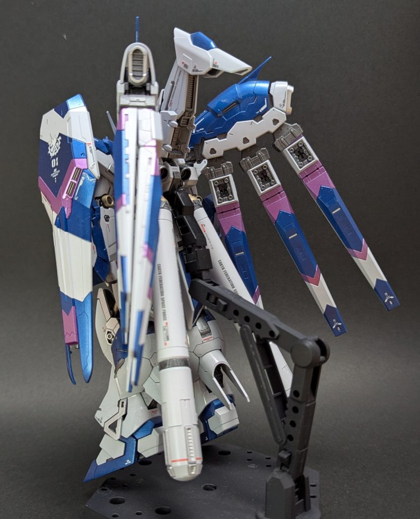 RG Hi-νガンダム–3枚目/制作者：@yujiro_kun