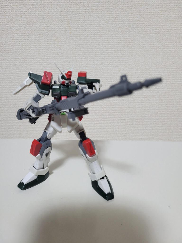 今回のアイディアはソードストライクを作って余ったエールストライカーをどうにかできないかと直近でジオングを作ってて足なんて飾りですよという観点から生まれました笑それでは、また。