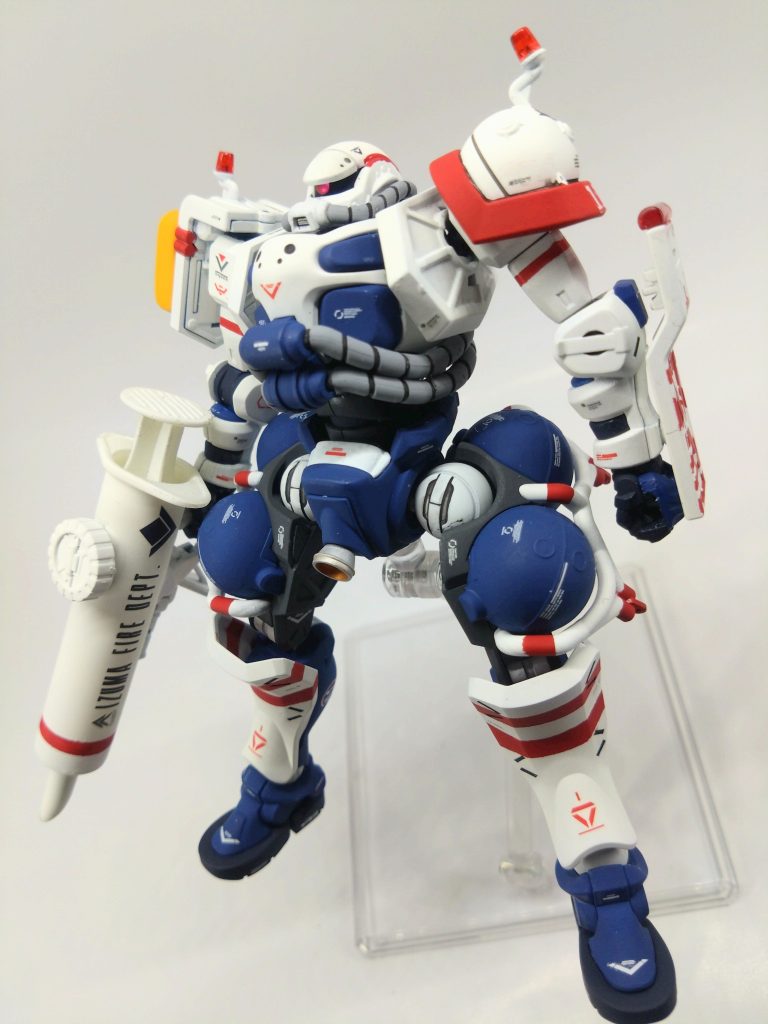 私の仕事柄救急の方には年数回お世話になるのですが、とても逞しく冷静で、厳しさと優しさを併せ持った方が多いです。実は作成中子供がケガをして実際救急のお世話にもなり、大変感謝しております。ネタ的に作った作品ですが医療関係者に日頃の感謝も込めて。救急隊は原則単独では動かないので、マヴも何とかしたいところ。最後までご覧頂きありがとうございました!(zaku-kao2)