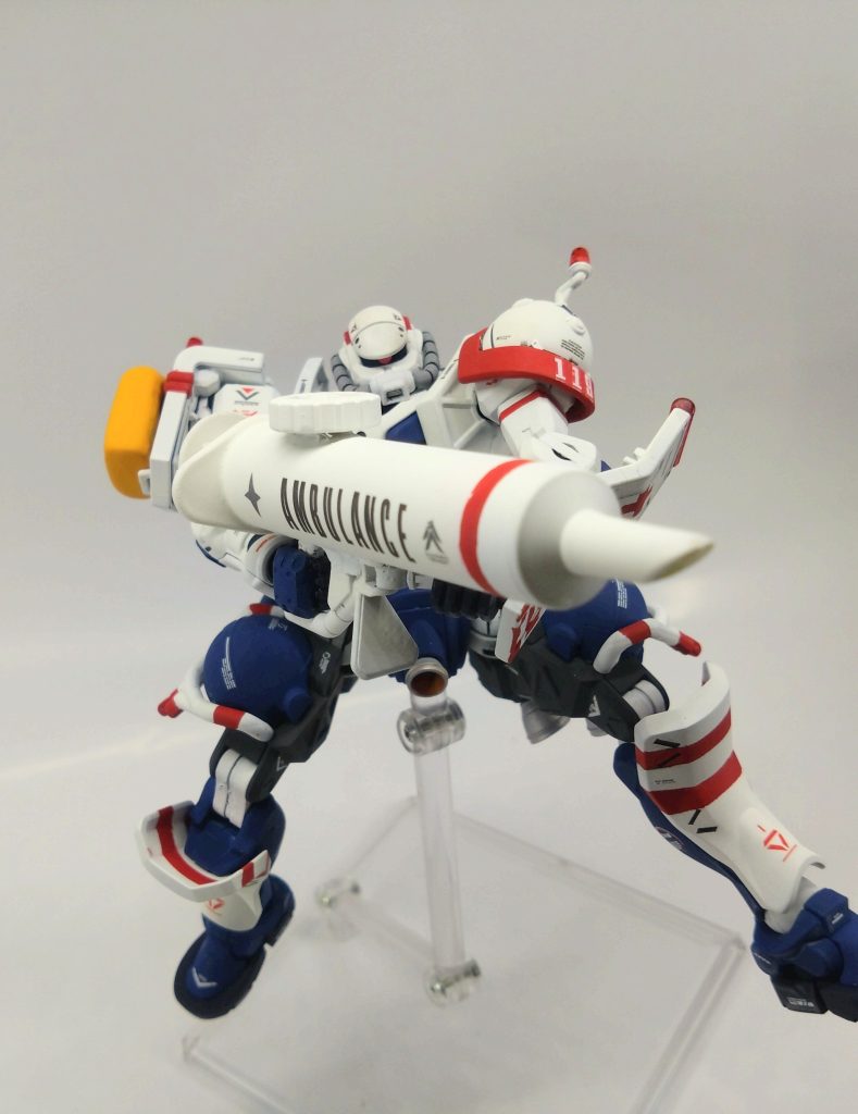 両手で持てます。コレがやりたかった⋯と言っても過言ではないです。本当は半透明で中に液体入れようか考えたのですが難し過ぎて挫折しました⋯