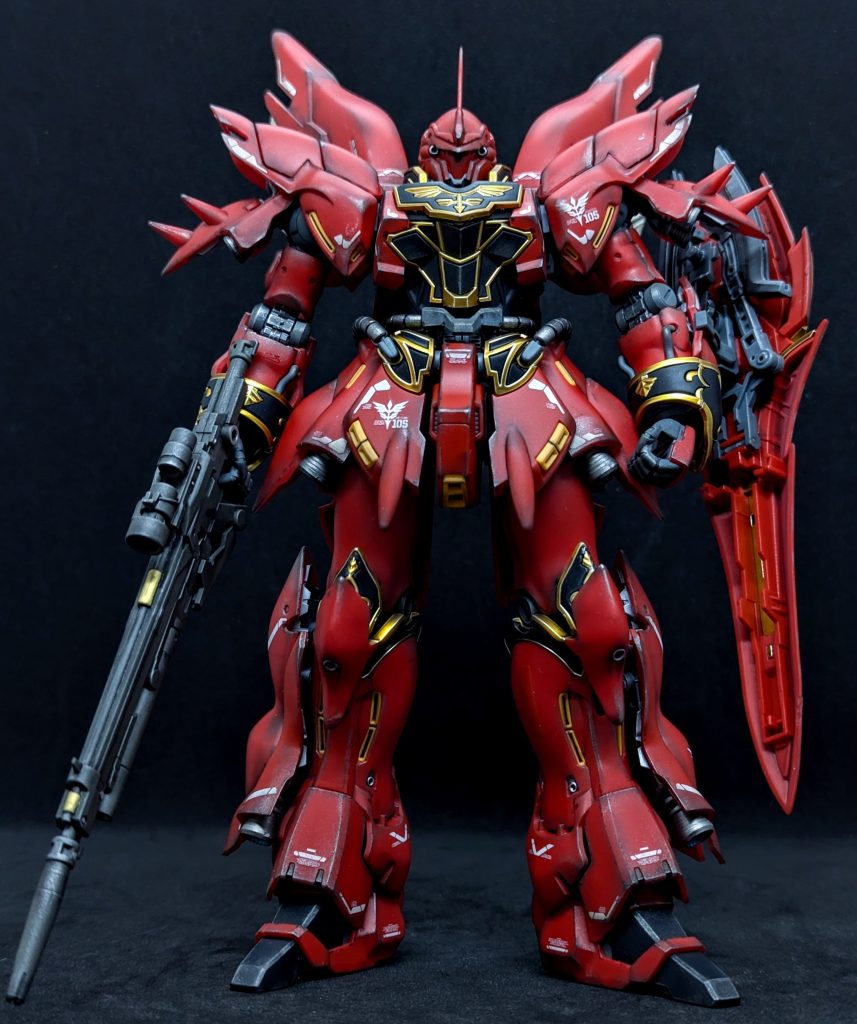 RGシナンジュ…作られた方ならお分かりでしょうが、成型色段階では艶々なグロス仕上げ!それを迷わず艶消しで汚してしまいましたぁ(笑) それにしてもRGなだけあり…ディテールや各部の細かさは素晴らしい(//∇//)