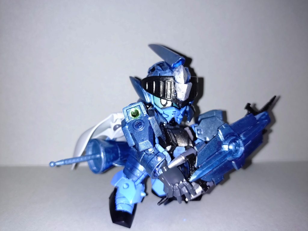 ベースはレジェンドBBゼロガンダム肩の鎧や武装はそこら辺から色々拾って作りました