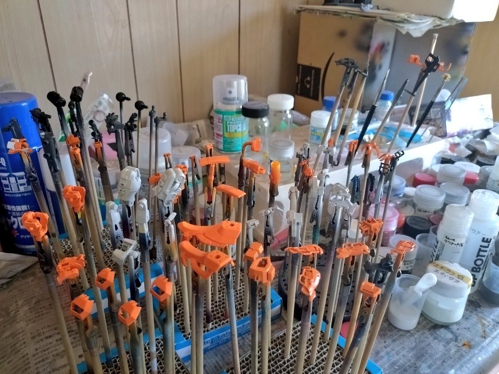 ・今回の塗装はサフレスで一部行いましたが若干塗料が剥がれやすかったり、色が均一にならなかったりでなかなか難しいなと感じました技量不足ですな…もっと精進せねば(´ω｀)