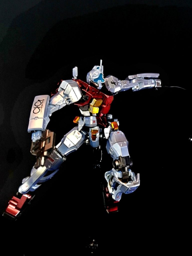 戦法 スティグマ攻撃一年戦争時代からのシイコ・スガイの得意戦術。小型フック付きのワイヤーを相手の装甲に引っ掛け、変則的な軌道で敵を翻弄する。撃墜された機体にワイヤーを引っ掛けた際の小さな傷が残ることから、ギリシャ語で「烙印」を意味する「スティグマ」と呼ばれるようになった。