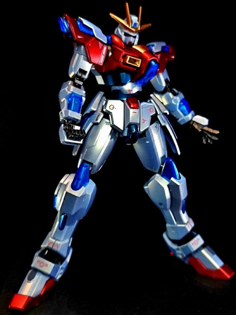 大幅な改修が行われてはいるが全体的な外観は改修前と比較しても大きな変化があまりなく、両肩部などの装甲で隠れていた部分のクリアパーツも露出させているのが最大の相違点。戦闘スタイルも以前と変わらず次元覇王流拳法による格闘戦であり、自身に有利な間合いで戦えるかがカギである点も同様である。武装も一切持たないが、本機では鳳凰覇王拳を使う事で中距離以遠の敵機への対応も可能となっている。