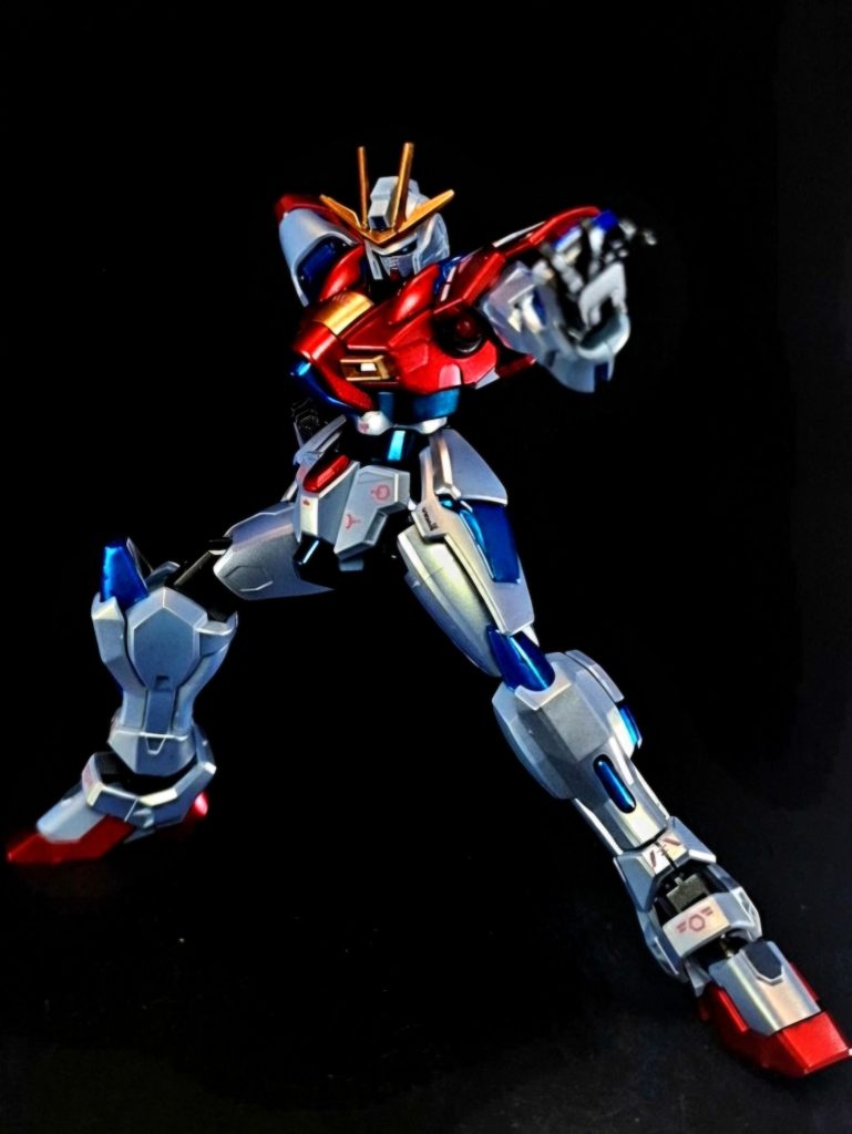 特殊機能 アシムレイトファイターが自身に強力な暗示をかけ、その肉体や五感をガンプラと一体化させた状態。極限まで機体の性能を発揮できるようになり、その差は通常時の3倍以上となる。言うなれば「ファイターによるトランザムシステム」。粒子ではなくファイターの精神力を原動力としており、それが持続する限り状態を維持できるので限界時間は存在しない。しかし消耗が非常に激しく、長期戦や連戦には不向き。使用後は気を失ってしまう事も少なくない。また、アブソーブシステム等で機体の粒子を吸収された場合でも解除される。一体化する事でガンプラが受けたダメージがファイターにもそのままフィードバックされてしまうなど、かなりハイリスク・ハイリターンな機能である。