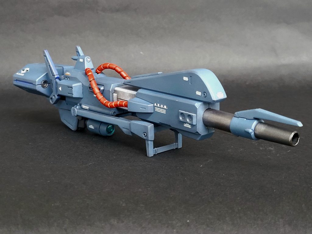 メガバズーカランチャーは後はめ加工のみ、塗装はタミヤ アクリル ミディアムブルー。