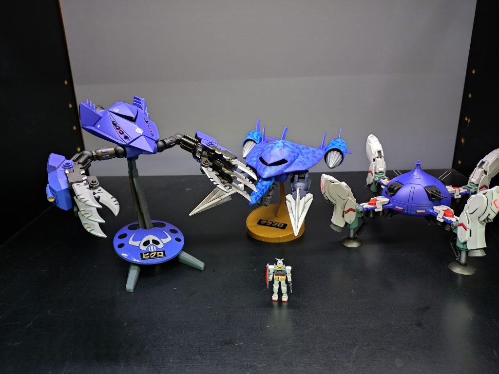 スーパーモビルアーマー軍団wホントガンダムちっちゃいな(笑)ザクレロとブラウ・ブロは次回作のネタあるが、どちらも現在手元に無い。ビクザムは手元にあるがネタが無い。さてどうするかなぁ…という事でまた次の作品でもよろしくお願いします。