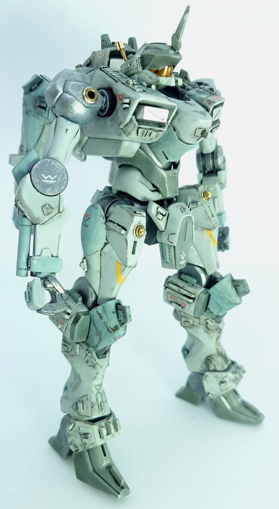全体像。さすが今どきのキット。目立つ合わせ目もなく、プロポーションもよく、可動域も広く、何もしなくても良い出来です👍️