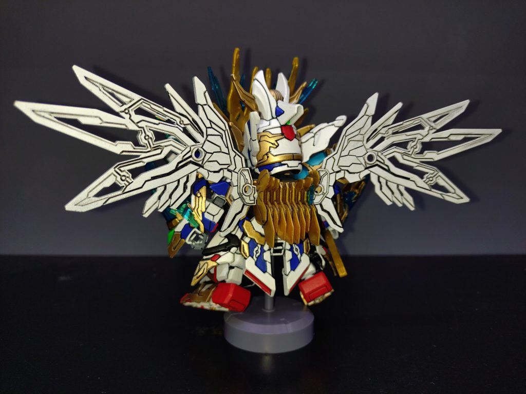 アーリータイプを下敷きに、バランスをみながら配色しました。武者系なので金色を多めにしています。