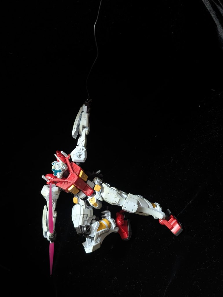 なーにがジオンだ！連邦カラーに塗ってやる！！