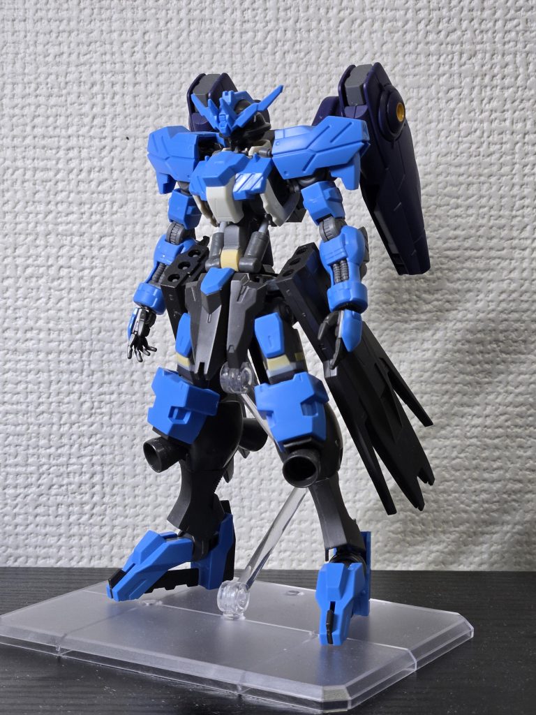 プロポーション決めいつもの腰とふともも延長