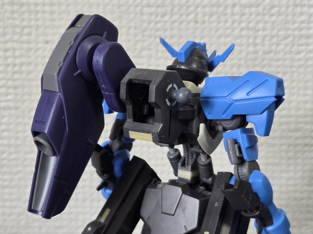 背面ユニットの接続はボールジョイントを使用