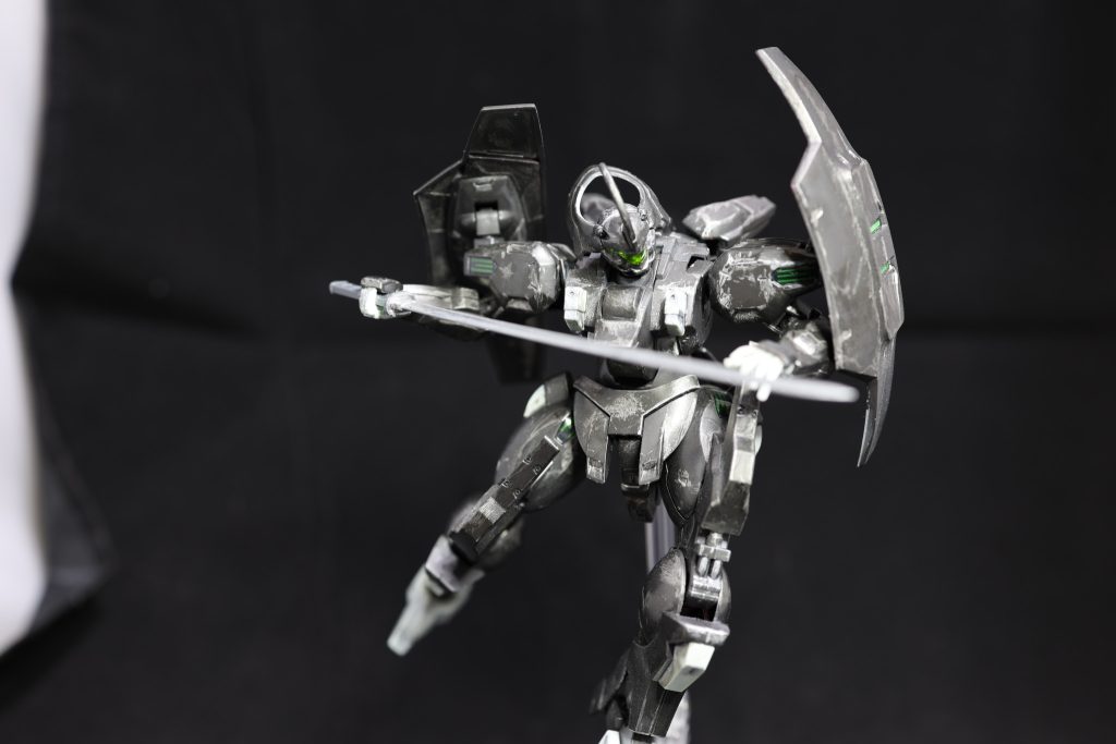 黒い剣士っぽいダリルバルデ–3枚目/制作者：Blanc_mjrn