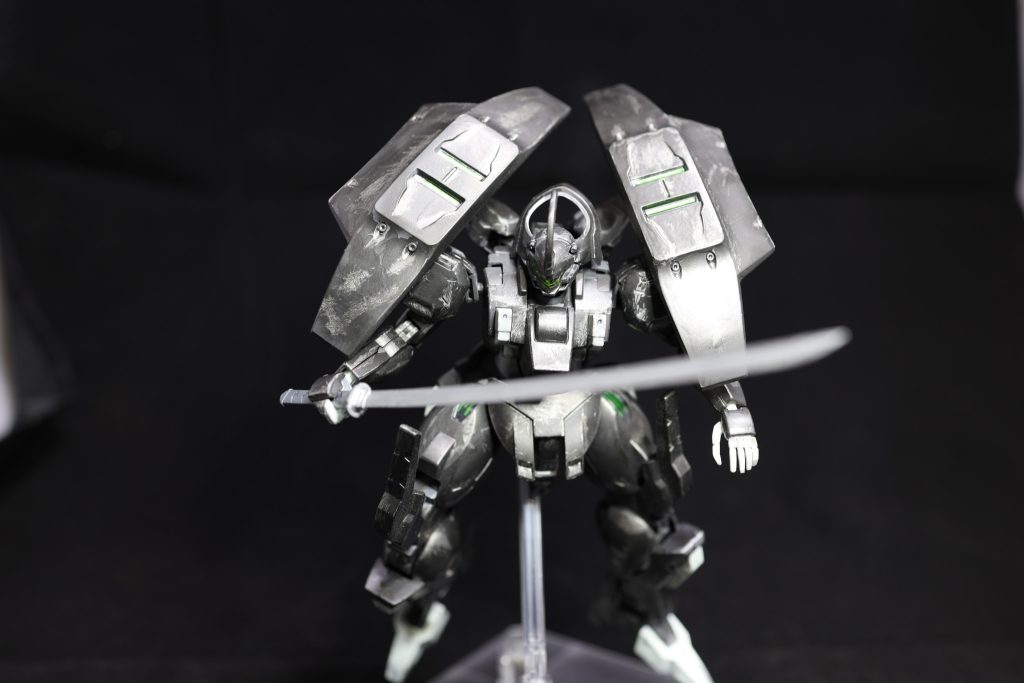 黒い剣士っぽいダリルバルデ–5枚目/制作者：Blanc_mjrn