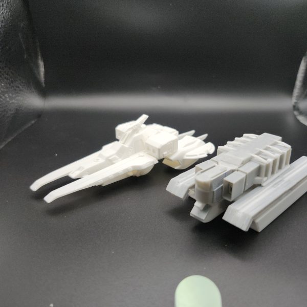 Gジェネエターナル…強敵襲来イベント終了まで後1日、サイコロガンダム2機目の完凸が出来ねぇ…YouTubeとか見てると4~5機とか完凸させてる奴いるけどあいつらマジでどんな頻度で周回回してやがるんだ…写真はURミオミオのせいで作るはめになったフルスクラッチ中のアスティカシア学園艦、あとついでにアーガマも、キットが存在してる戦艦持ってきてくれるあたりファさんはマジ天使やで…（4枚目）