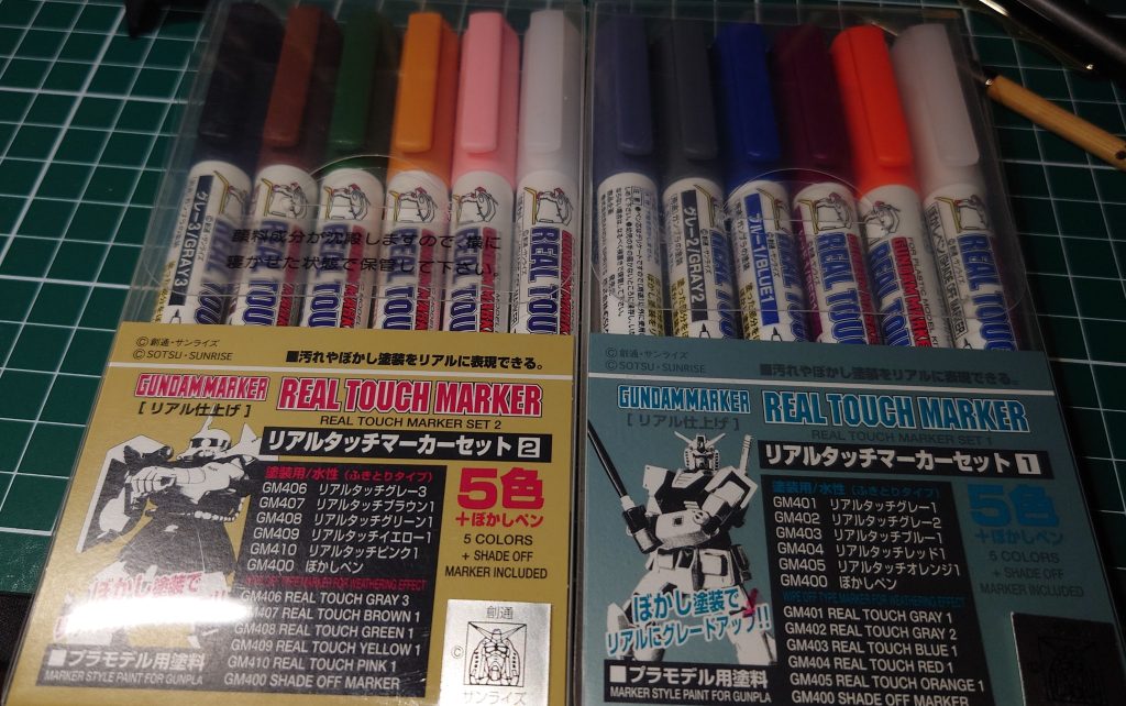 作品名：リアルタッチマーカー<p>　蓋だけだと色味がわかりづらいので、裏に色見本を貼り付けています　ウエザリング前、見ながら妄想して何を使うか決めています　笑 NEXT Coming! 奴が来る……</p>