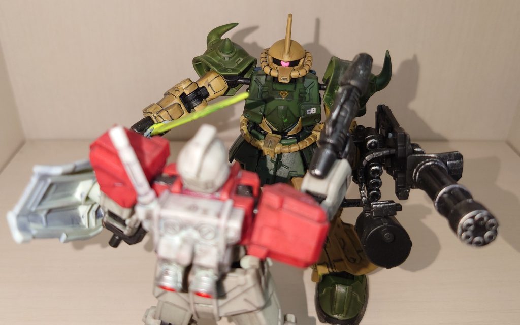 ピントはグフカスタムに合わせました ジムにはやられ役をお願いしました