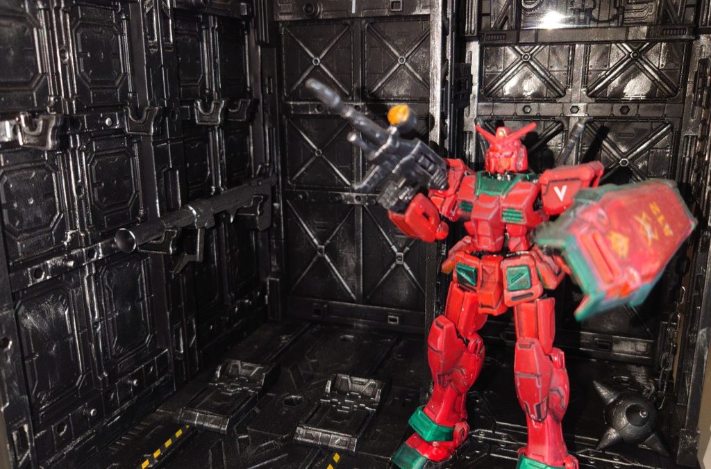 カタパルト脇の壁にはバズーカ、ライフル、ショットガン、ガトリングなど長物を掛けられます これで基地風撮影スタジオが出来ました 今後も少しづついじっていきます