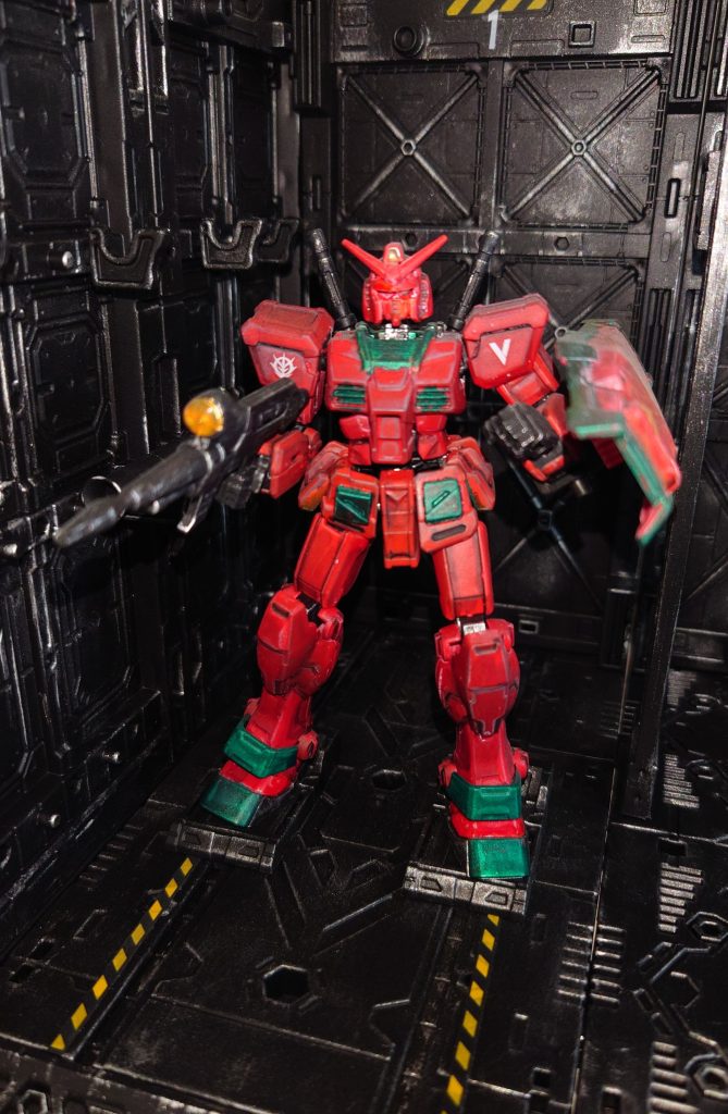 「シャア・アズナブル!ガンダム、発進する!」今、話題の赤いガンダム!え?これじゃない?わかってますよ ガンダムを赤く塗装するのは楽しくて背徳的な気分を味わえました 以降、ガンダムコマンドーも作ったので、ガンダムを塗り替える事へのハードルが下がりました