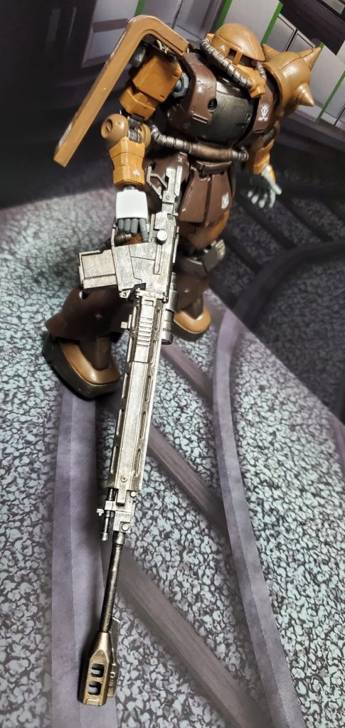 ライフルをメインでって…ハンドパーツ塗り忘れてた💦ウェザリングして、金属感を出すの頑張ったのに💦