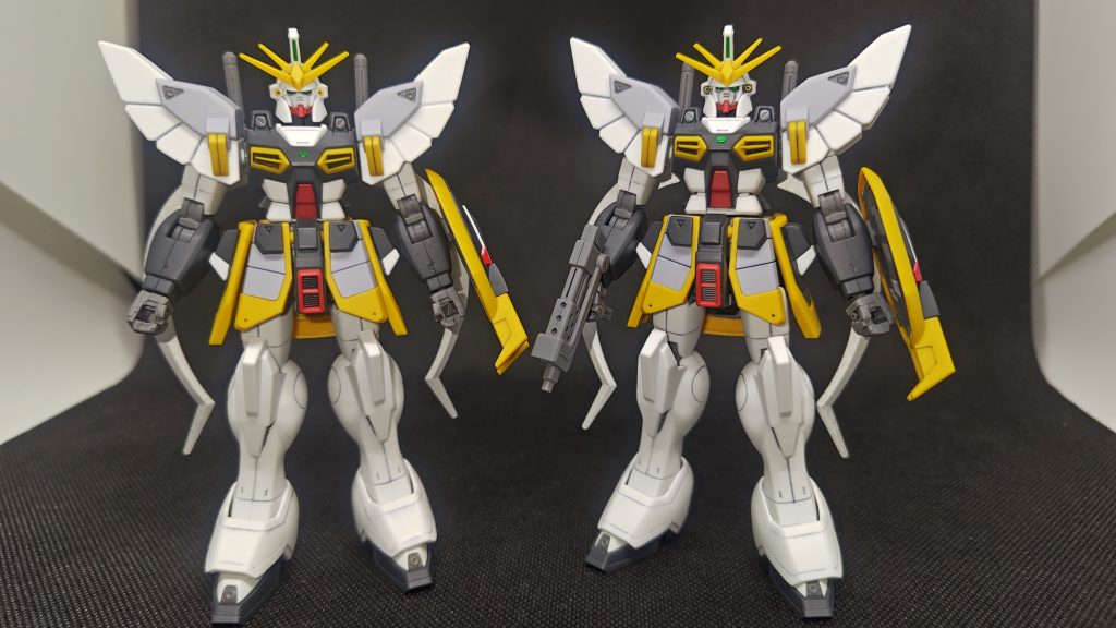 以前組んだ、ノーマルのサンドロックと並べて。ビームマシンガン持ってないと、ホントに判らない···