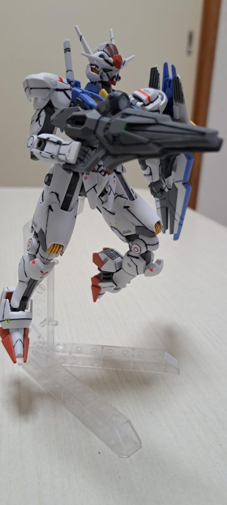 なかなか主役機て作らないのですがたまにはいいです。まぁどんなモビルスーツもどんなパイロットもそのファンからしたら主役ですが。さて次回は何か買ってもらえるか、お小遣い貯めようか。楽しみに、GUNSTAで皆様の作品を拝見するだけでも充実します。では拝見の旅に行ってきまぁす。