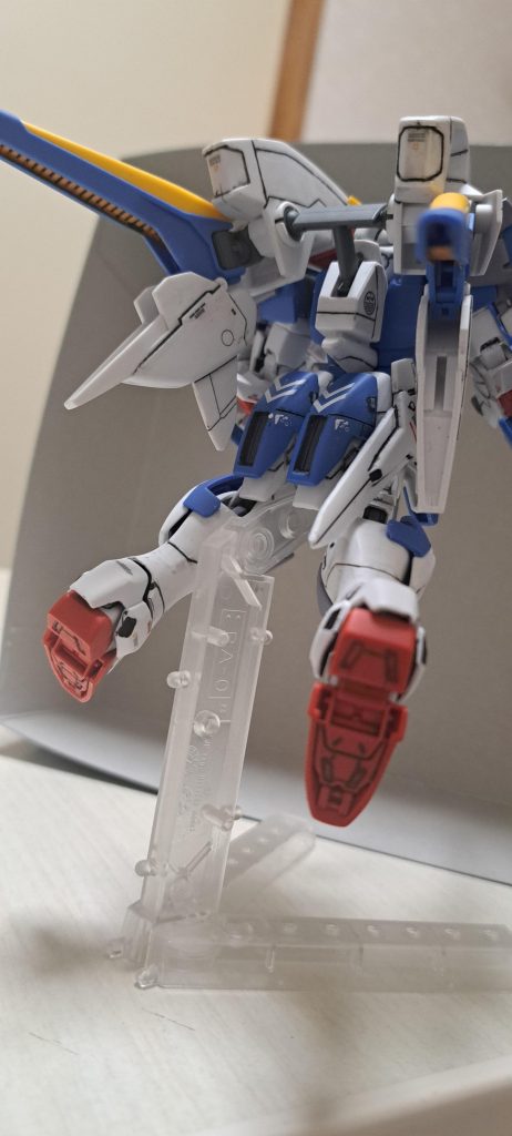 後ろ姿。飛びたってくイメージ。