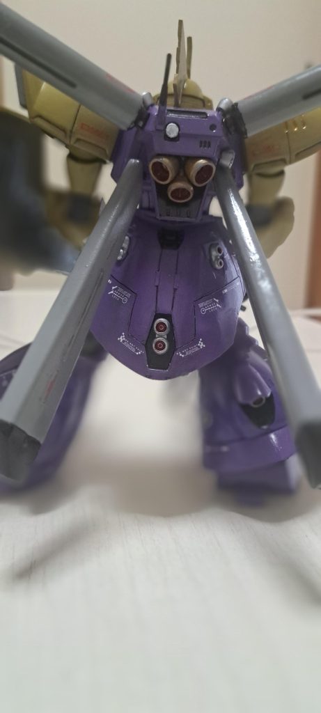 ちょっと塗り分けが頑張って気合い入れたつもりです。さてタバコ買いに行って眺める1日にしよう。嫁は仕事だし。あっタバコは雨だろうが暑かろう寒かろう荒天でも外です。ゲルググも実は好きな機体です。また出会える事祈って今日は良い子(オッサンだよ)にしてますか。ご覧頂きありがとう御座いました。