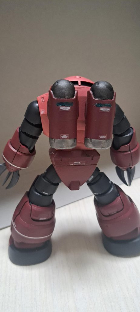 後ろ姿です。何か黄昏れてるのでしょうか。