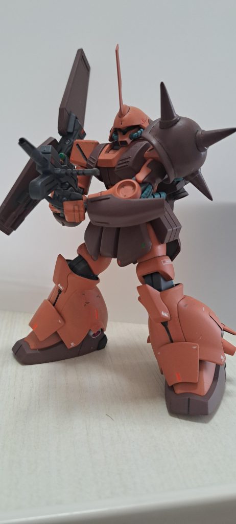 成型色より若干淡いかなぁ。自分でも納得の色合いで調色できました。塗って乾燥して艶消しクリアするまで色合いどう変わるかちょっと不安でしたが思い通りになったです。(自分好み)