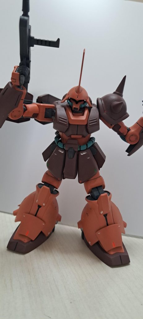 あっ。見つかっちゃった。ゴメンナサイ。す、すぐ片付けます。