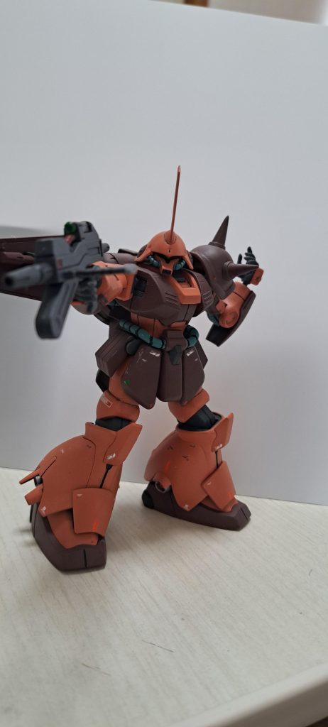 恐妻家の皆さん、今がチャンス、撃っちゃいましょうのポーズ。