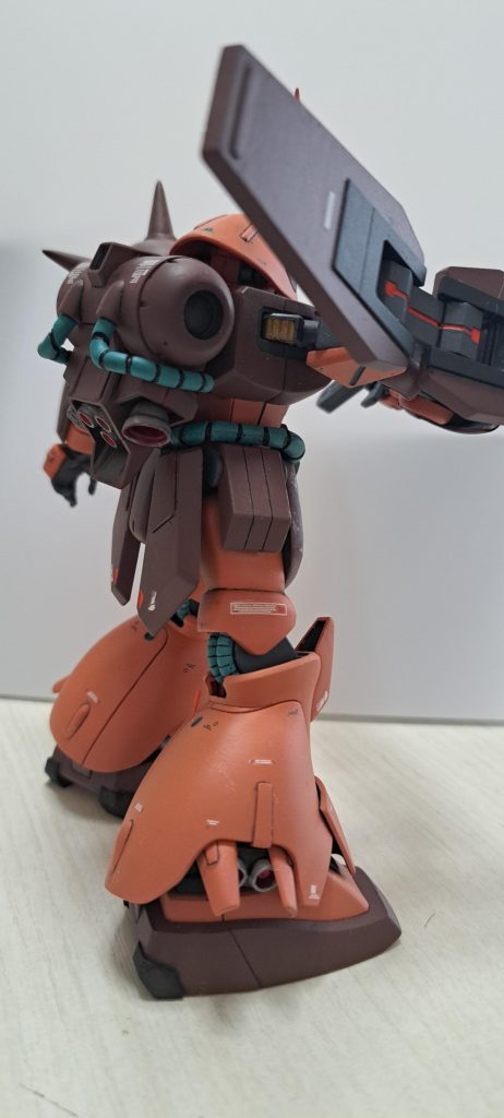 デカールの手持ちが少ないてのもありますがデカール控えめで。蛍光をちょこちょこ。なにせ貴重なマラサイさんなのであまりオリジナルカラーとかしちゃうのも気が引け、似たようなカラーで塗装となりました。