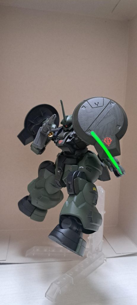 ジークアクスのキットも欲しいのですがお目にかかれません。でもこういうまた作るかぁ。簡単に手に入るからこそ自分好みの塗装出来るし日々の楽しみでまた何か探そうと明日も仕事頑張るかぁと。ちょっと一息ついた感じです。ご覧頂きありがとうございました。