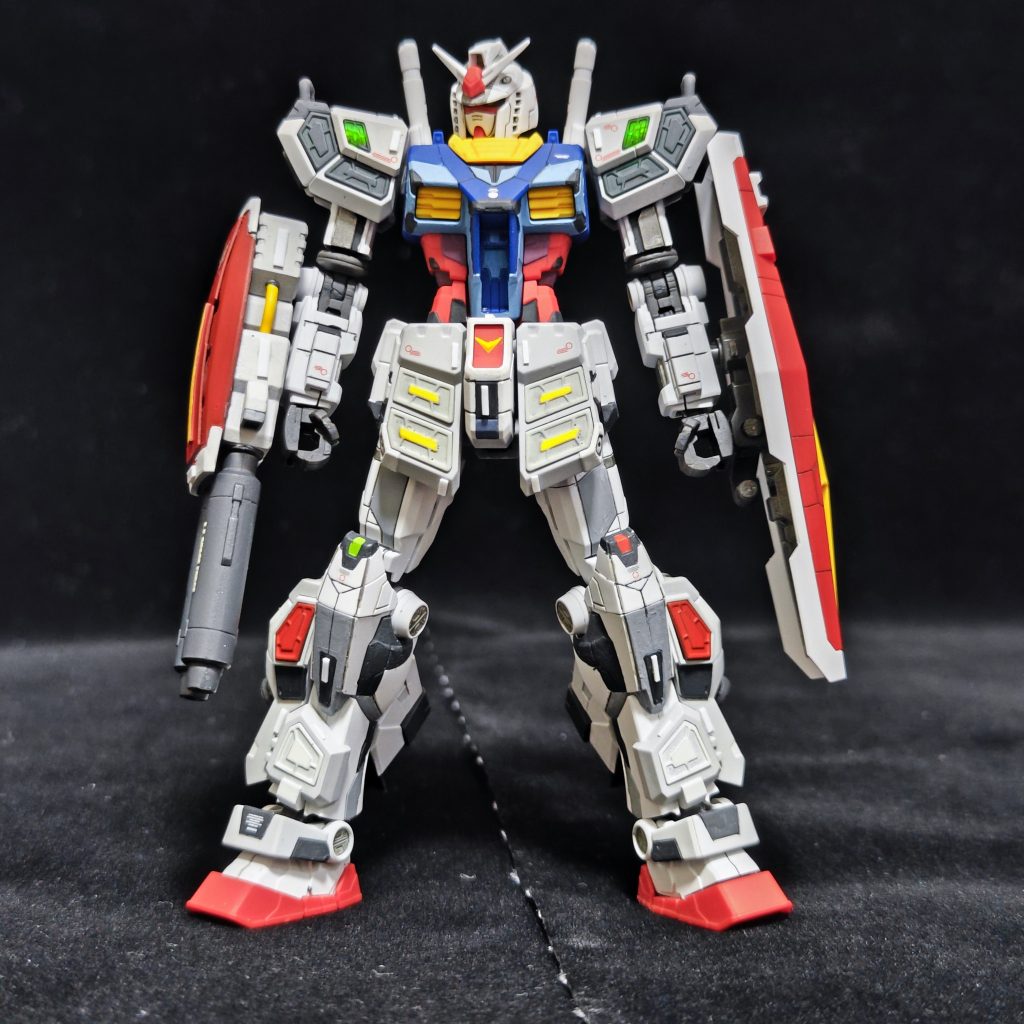グラスフェザー装備をパージしたフルアーマーガンダム。胸部の装甲はノーマルのままだが…機動力は高そう!