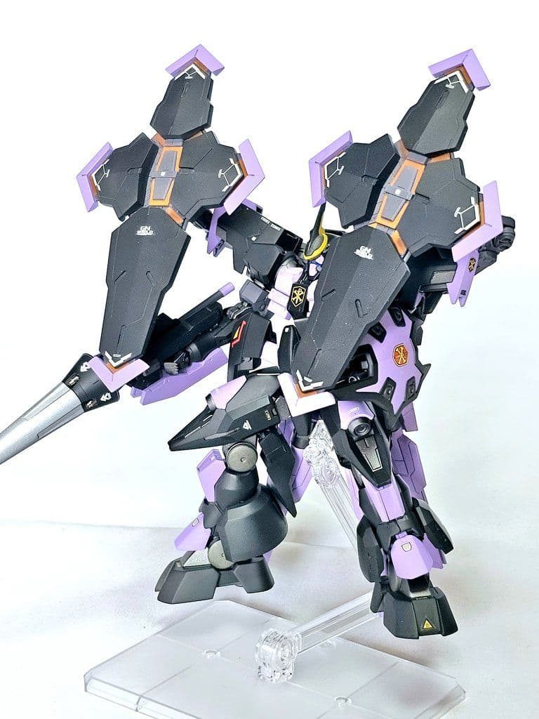 特殊GNシールド。ベギルペンデの物を2セット使いました。展開してGNフィールドを形成します。