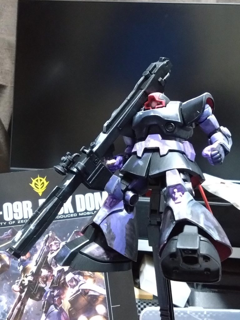 全体的に色分けしてイメージ掴むため白でハイライトをいれた所です。足裏まだ無いですね。